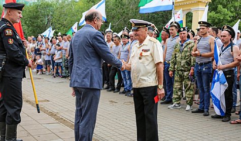 В Оренбурге состоялось шествие в честь Дня Военно-Морского Флота